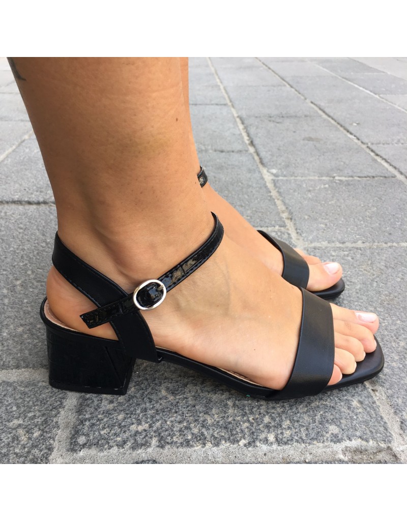 SANDALO BASSO NERO
