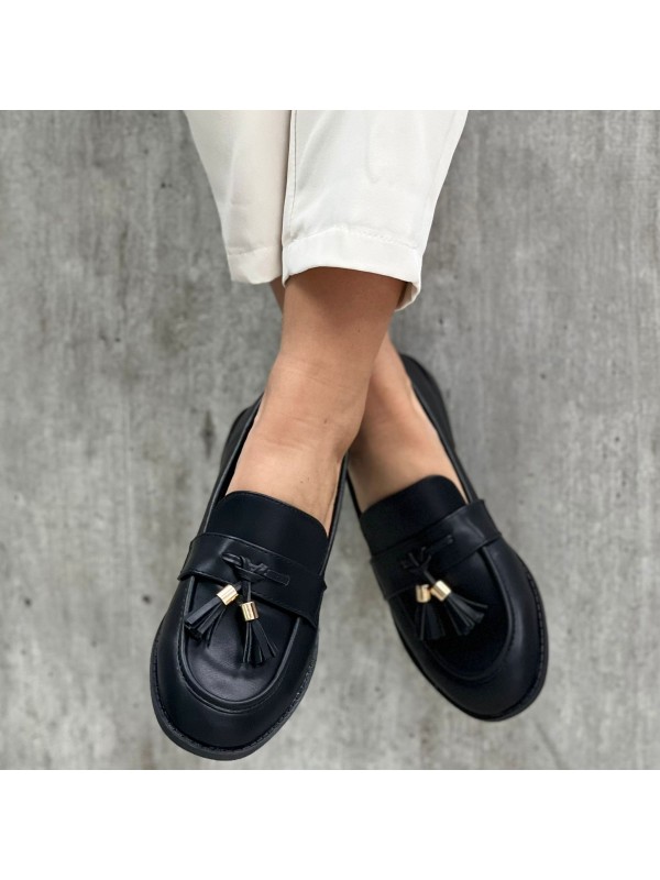 MOCASSINI CON NAPPE NERI