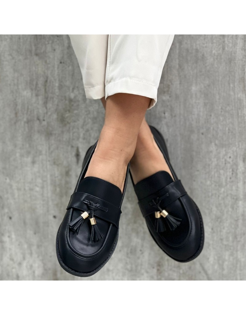 MOCASSINI CON NAPPE NERI