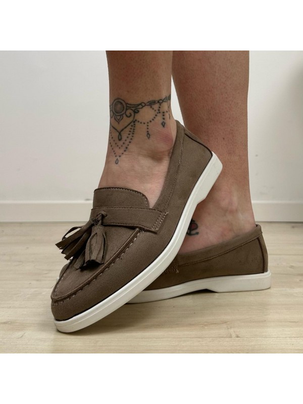 MOCASSINO CON NAPPINE BEIGE