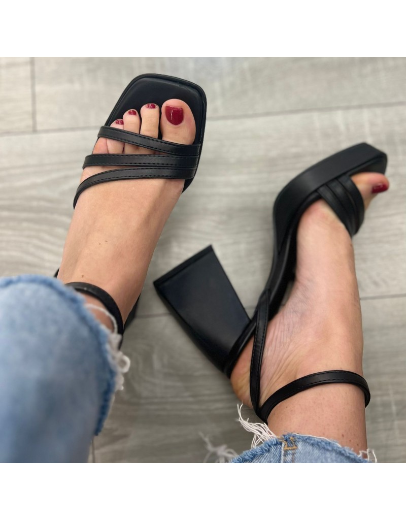 SANDALI CON PLATEAU NERI